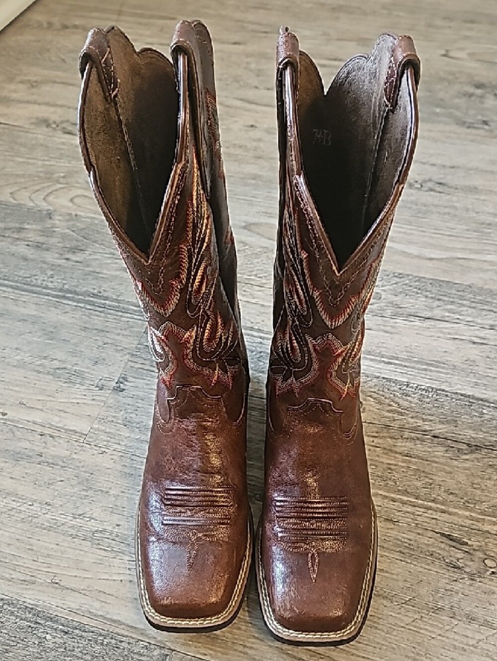 Ariat Brown Leather Western Boot Interior Detail - Picture 2 of 10